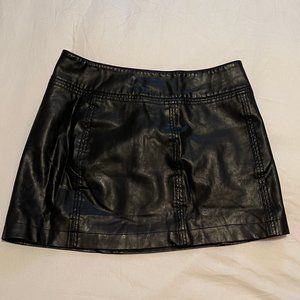 Free People vegan leather mini skirt sz 4